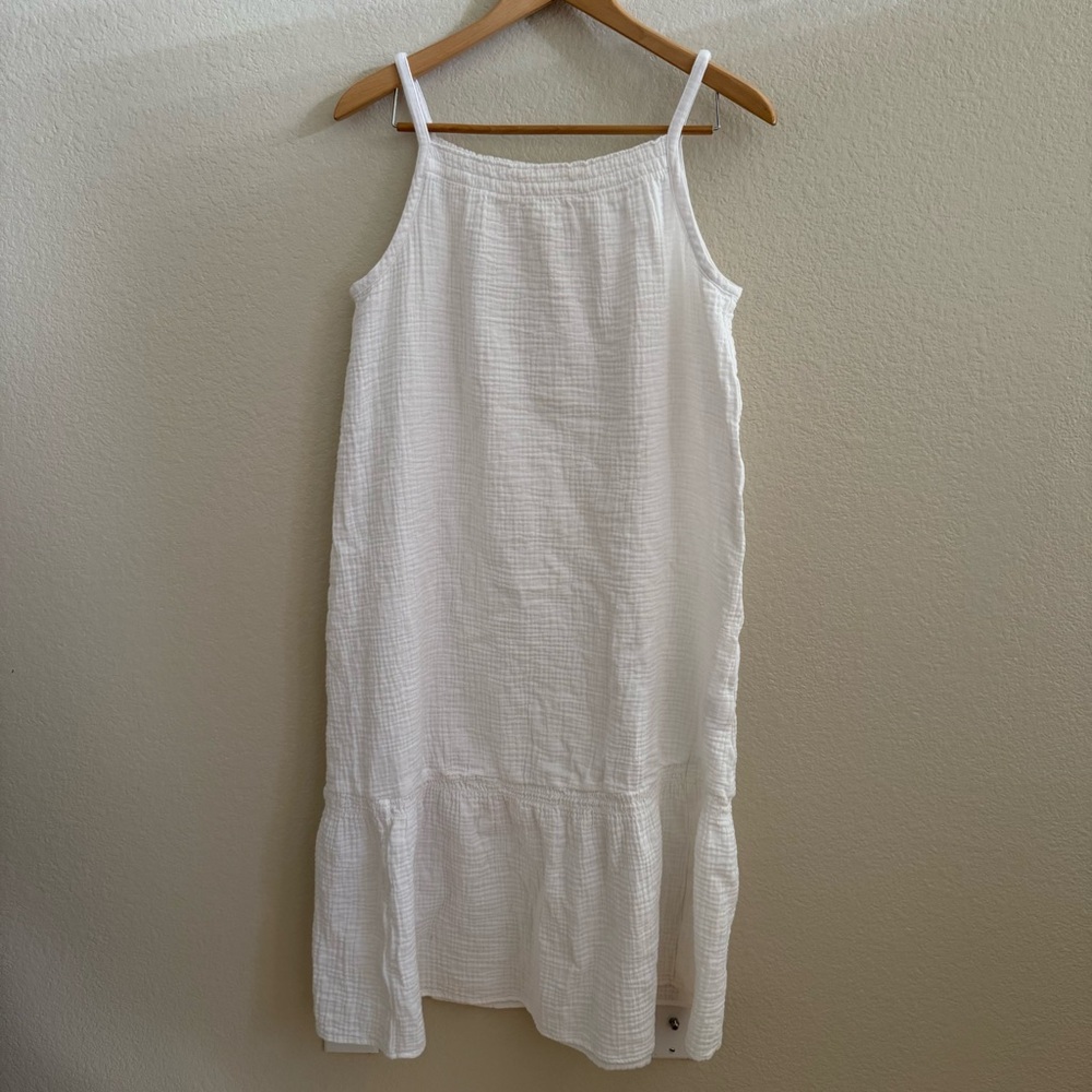 H&M White Sleeveless Muslim Dress Size M